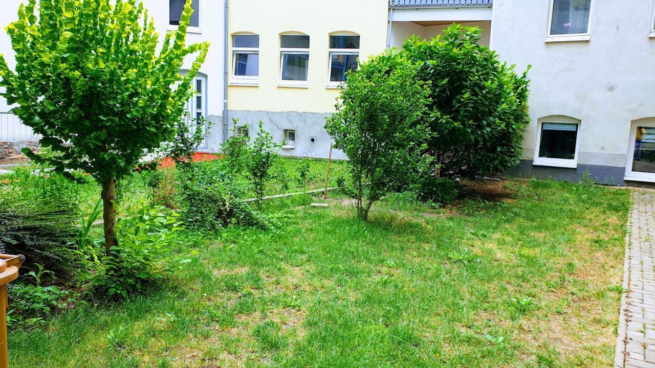 Room In City Center Halle With Shared Bathroom & Kitchen - Free Wifi, Netflix, Ipad & Ground Floor Exterior photo