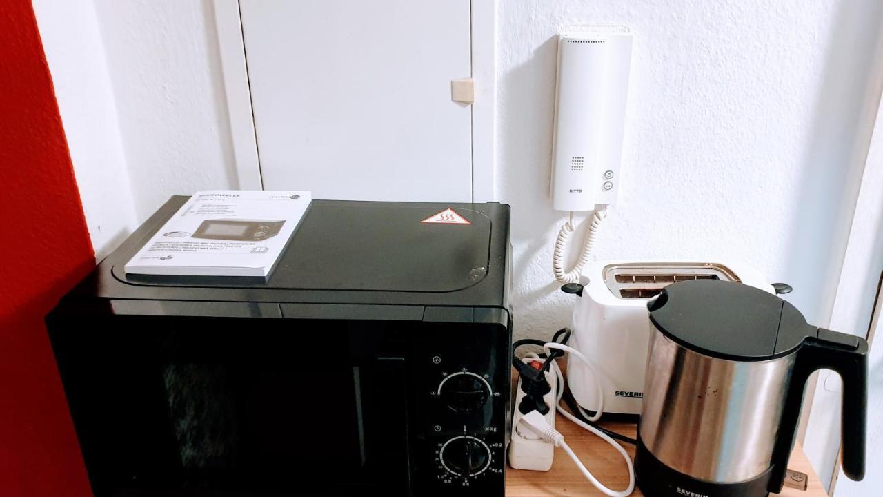 Room In City Center Halle With Shared Bathroom & Kitchen - Free Wifi, Netflix, Ipad & Ground Floor Exterior photo
