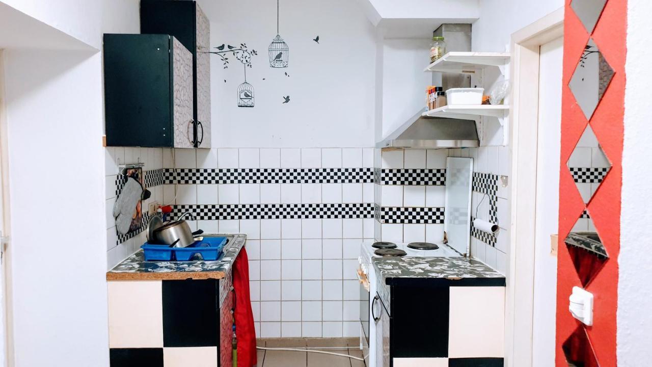 Room In City Center Halle With Shared Bathroom & Kitchen - Free Wifi, Netflix, Ipad & Ground Floor Exterior photo